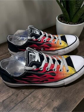 Converse Chuck Taylor All Star Low "Archive Flame" Men's Size 7 / Women's Size 9